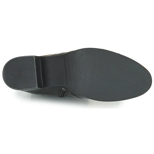 Betty London - NOUME - Image 7