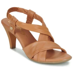 Betty London - POULOI